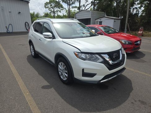 Used 2020 Nissan Rogue SV image 6