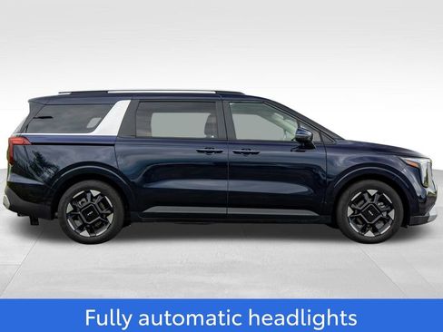 Used 2025 Kia Carnival EX FWD image 8