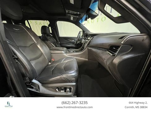 Used 2020 Cadillac Escalade Platinum RWD image 18