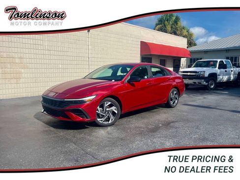 Used 2025 Hyundai Elantra Sport FWD image 1