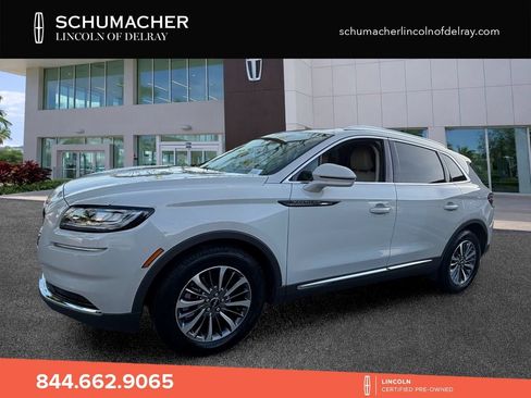 Used 2023 Lincoln Nautilus FWD w/ Premium Package image 3