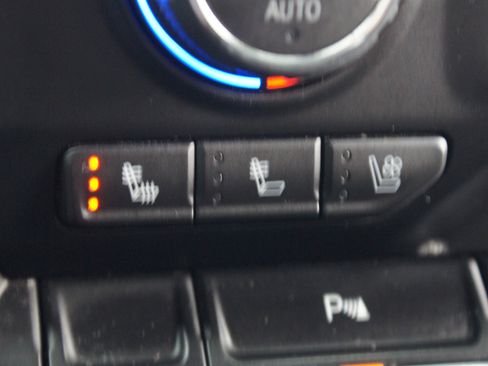 Used 2021 Chevrolet Silverado 1500 High Country image 9