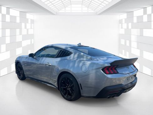 Used 2024 Ford Mustang GT RWD image 5