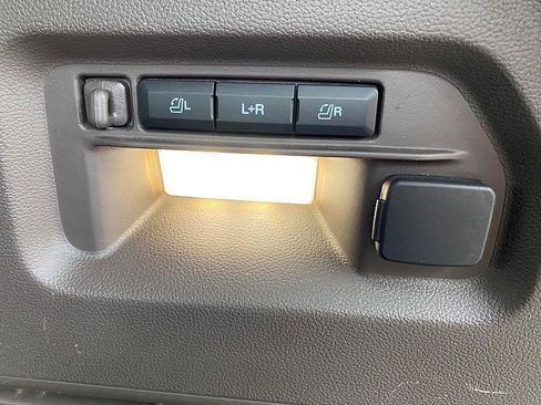 Certified 2021 Ford Explorer Platinum w/ Equipment Group 601A image 44