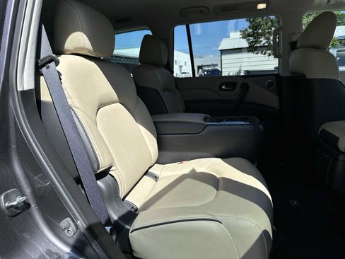 Used 2023 INFINITI QX80 Premium Select w/ Cargo Package AWD/4WD image 18