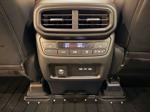 Used 2025 Honda Pilot Elite image 37