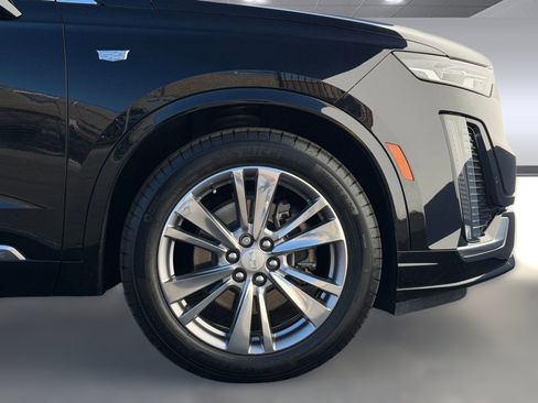Certified 2023 Cadillac XT6 Premium Luxury image 10