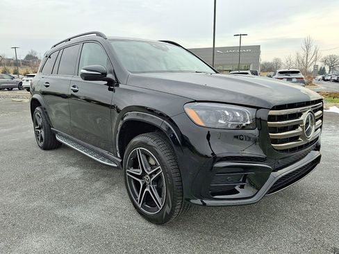 Used 2026 Mercedes-Benz GLS 450 4MATIC image 7