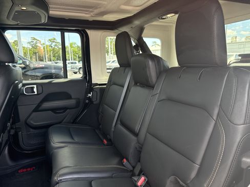 Used 2024 Jeep Wrangler Unlimited Sahara w/ Safety Group AWD/4WD image 29