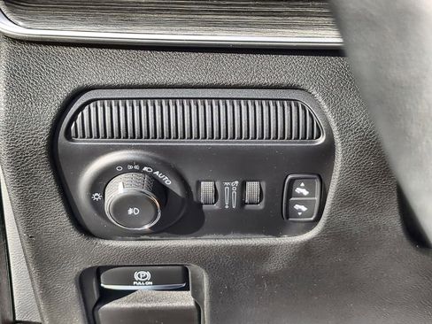 Used 2022 Jeep Wagoneer Series III w/ Flexible Seating Group image 18