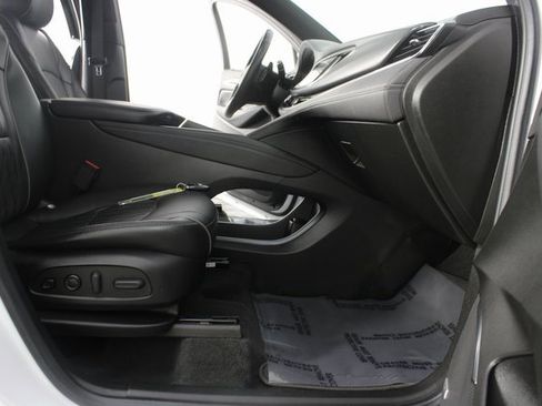 Used 2022 Buick Enclave Avenir w/ Avenir Technology Package image 27