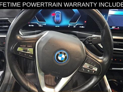 Used 2022 BMW i4 eDrive40 RWD image 9