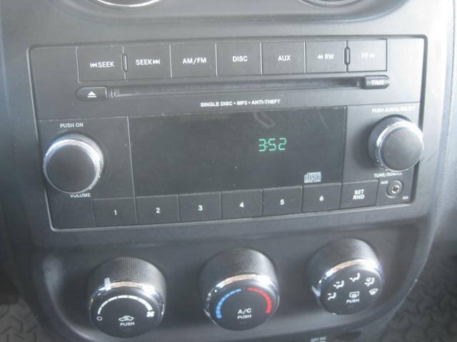 Used 2014 Jeep Patriot Sport w/ Power Value Group AWD/4WD image 17