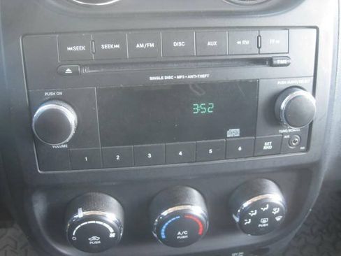 Used 2014 Jeep Patriot Sport w/ Power Value Group AWD/4WD image 17