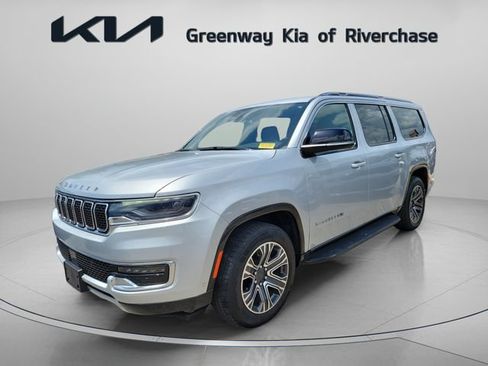 Used 2024 Jeep Wagoneer L Series II w/ Flexible Seating Group AWD/4WD image 3