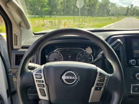 Used 2024 Nissan Titan 2WD Crew Cab image 24