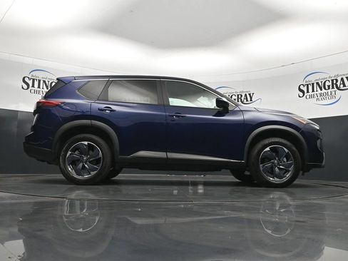 Used 2025 Nissan Rogue SV FWD image 33