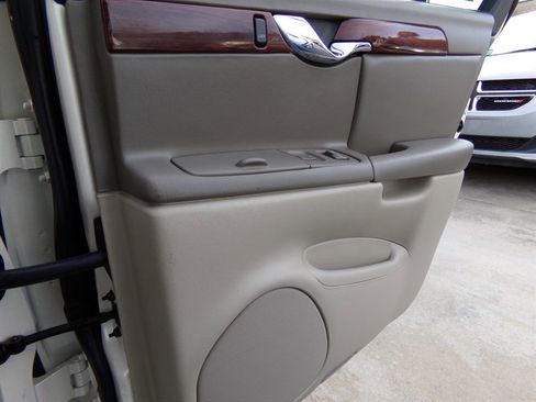 Used 2003 Cadillac De Ville Sedan w/ Comfort & Convenience Package image 78