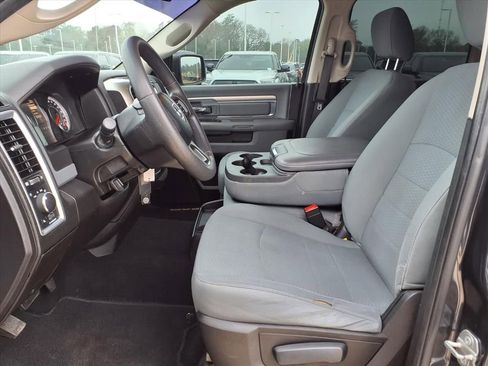 Used 2019 RAM 1500 Classic SLT image 15