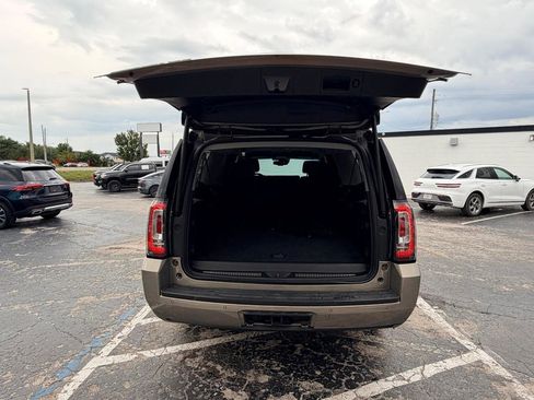 Used 2019 GMC Yukon XL SLT w/ Premium Edition RWD image 13