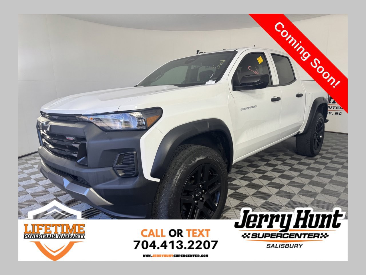 Used 2024 Chevrolet Colorado Trail Boss w/ Technology Package AWD/4WD image 1