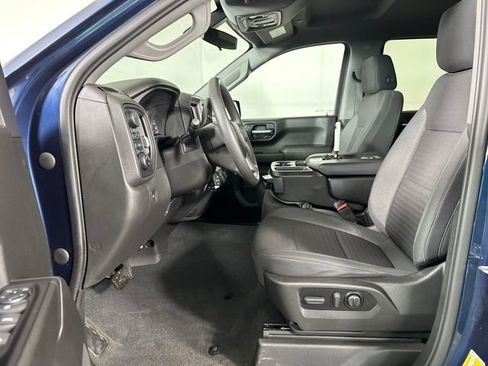 Used 2022 Chevrolet Silverado 1500 Custom Trail Boss w/ LPO, Dark Essentials Package image 11