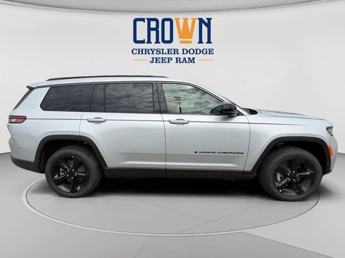 New 2026 Jeep Grand Cherokee L Limited w/ Limited Altitude Package AWD/4WD image 2
