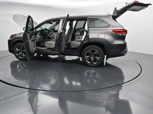 Used 2019 Toyota Highlander Limited Platinum AWD/4WD image 39