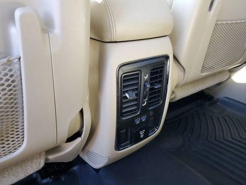 Used 2020 Jeep Grand Cherokee Limited image 30