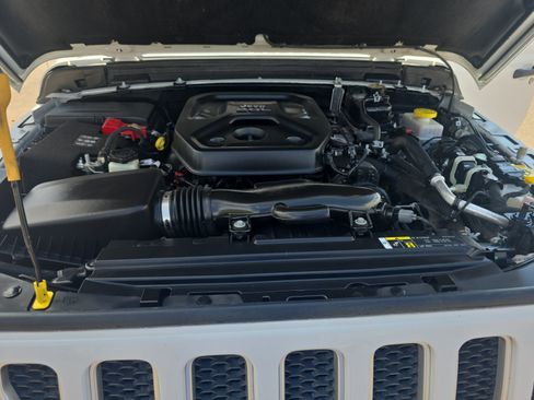 Used 2020 Jeep Wrangler Unlimited Sahara AWD/4WD image 21