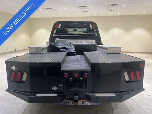 Used 2020 RAM 3500 Tradesman w/ Chrome Appearance Group RWD image 4