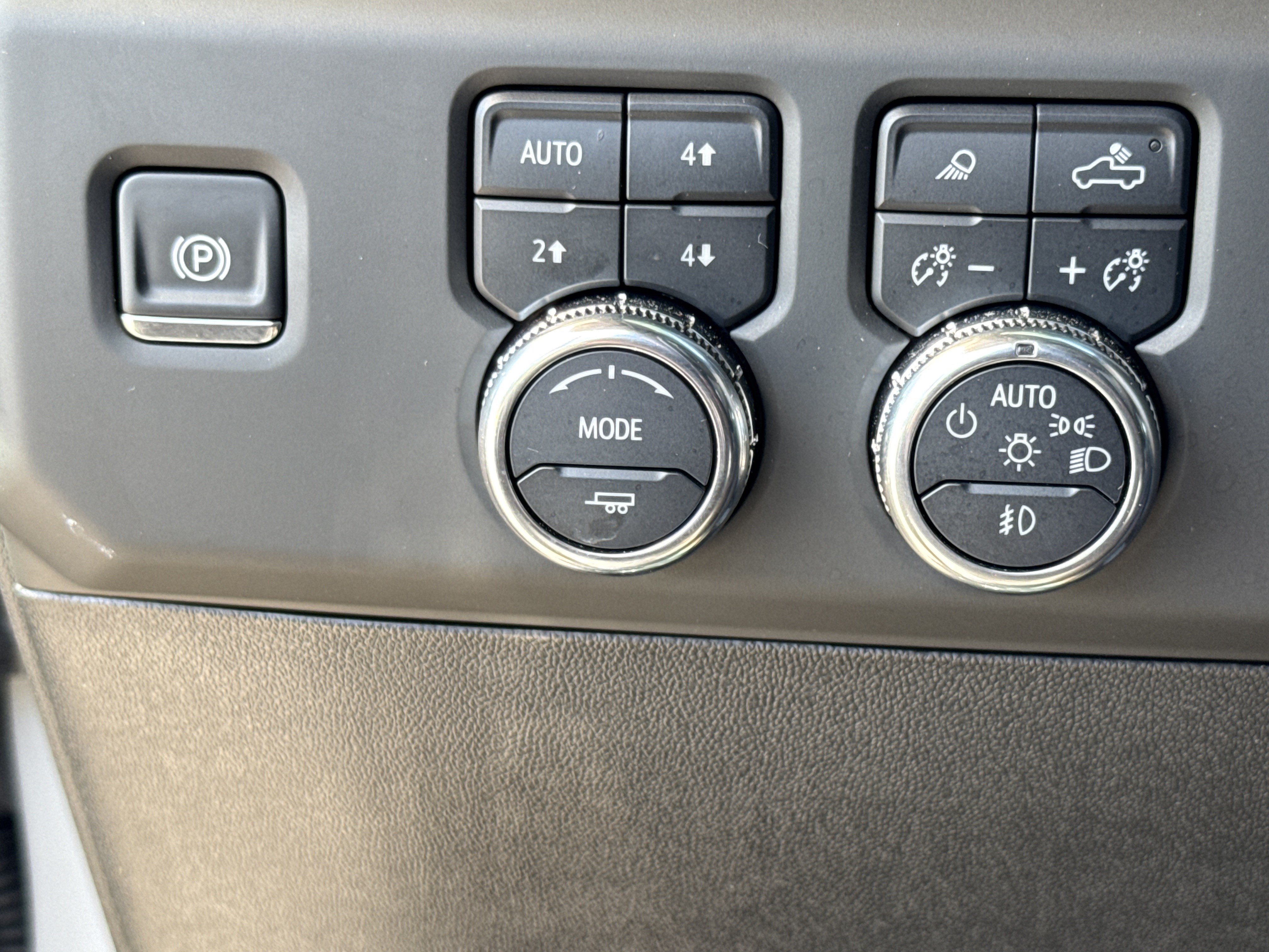 Used 2025 GMC Sierra 2500 AT4 w/ AT4 Premium Plus Package AWD/4WD image 20
