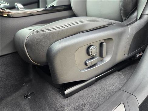 New 2026 Land Rover Range Rover Velar S image 4