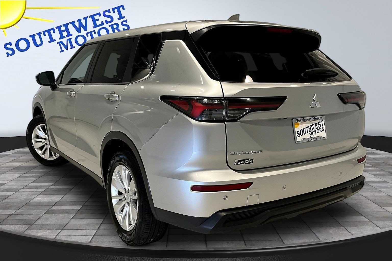 Used 2025 Mitsubishi Outlander ES AWD/4WD image 4