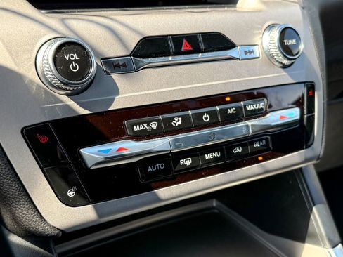 Used 2023 Ford Explorer XLT w/ Equipment Group 202A image 21