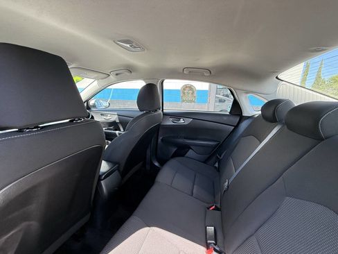 Used 2021 Kia Forte LXS FWD image 12