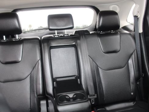 Used 2019 Ford Edge Titanium w/ Equipment Group 301A AWD/4WD image 24