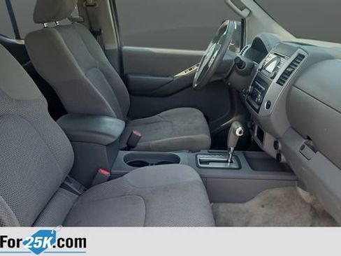 Used 2013 Nissan Frontier SV AWD/4WD image 26