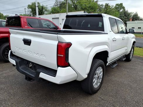Used 2024 Toyota Tacoma SR5 AWD/4WD image 3