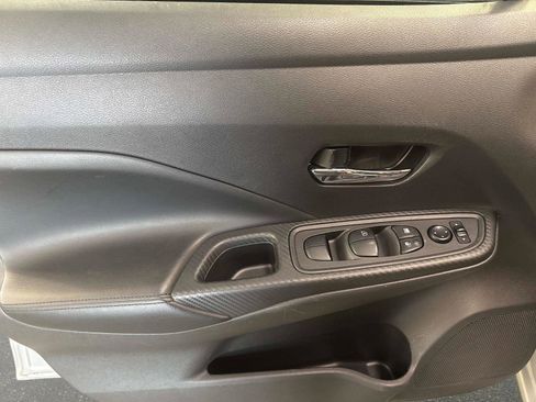 Used 2020 Nissan Versa SV w/ Trunk Package image 18