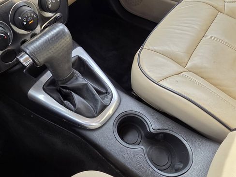 Used 2009 HUMMER H3T Luxury image 18