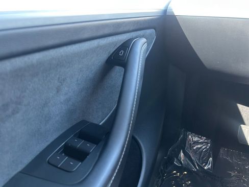 Used 2023 Tesla Model Y Long Range image 18