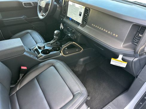 New 2026 Ford Bronco Badlands AWD/4WD image 18