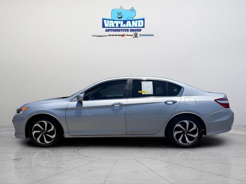 Used 2017 Honda Accord EX-L image 2