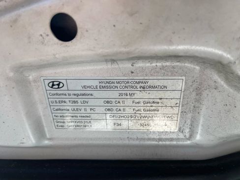 Used 2016 Hyundai Azera Limited image 25