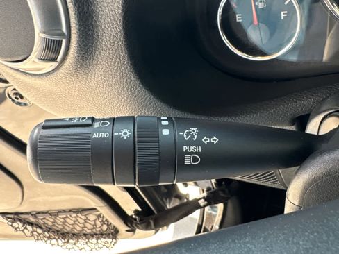 Used 2018 Jeep Wrangler Unlimited Sahara image 23
