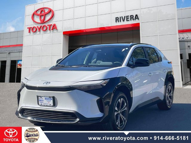 Used 2024 Toyota bZ4X AWD w/ Weather Package image 4