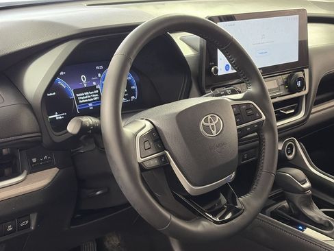 Used 2026 Toyota Grand Highlander AWD Hybrid image 14
