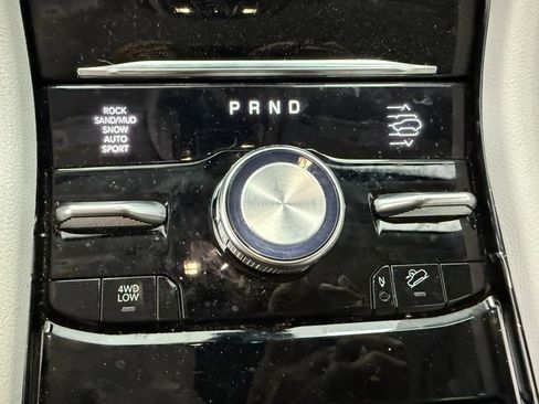 Used 2023 Jeep Grand Cherokee Overland image 10