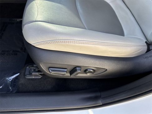 Used 2021 Toyota RAV4 XLE Premium image 42